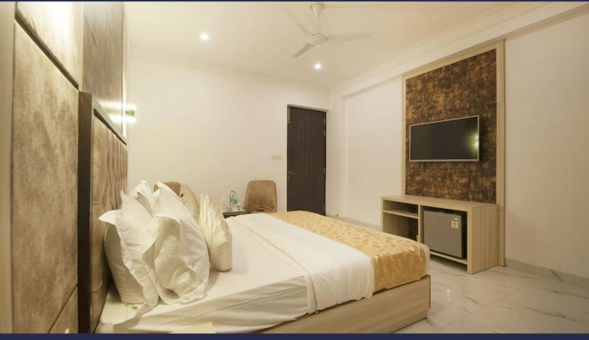 Hotel Almora Inn - Near By Delhi International Airport - With Free Airport Pickup And Drop Νέο Δελχί Εξωτερικό φωτογραφία