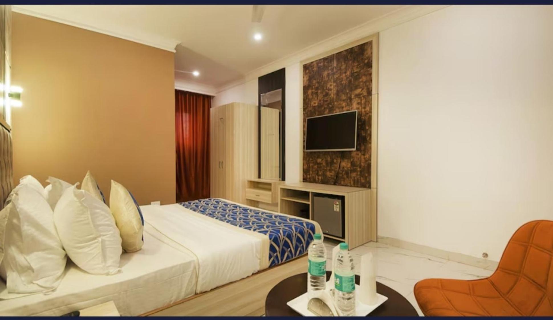 Hotel Almora Inn - Near By Delhi International Airport - With Free Airport Pickup And Drop Νέο Δελχί Εξωτερικό φωτογραφία