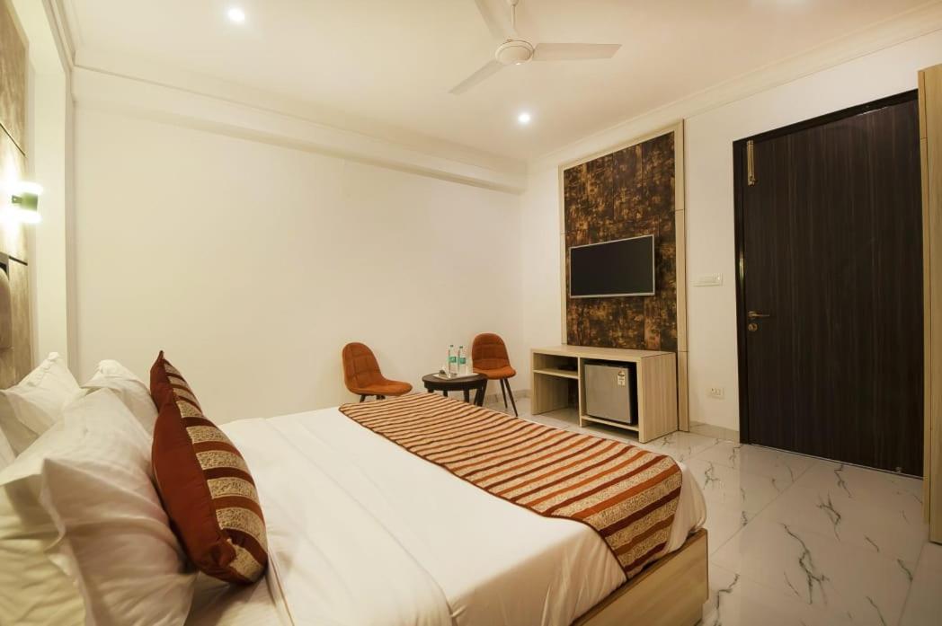 Hotel Almora Inn - Near By Delhi International Airport - With Free Airport Pickup And Drop Νέο Δελχί Εξωτερικό φωτογραφία