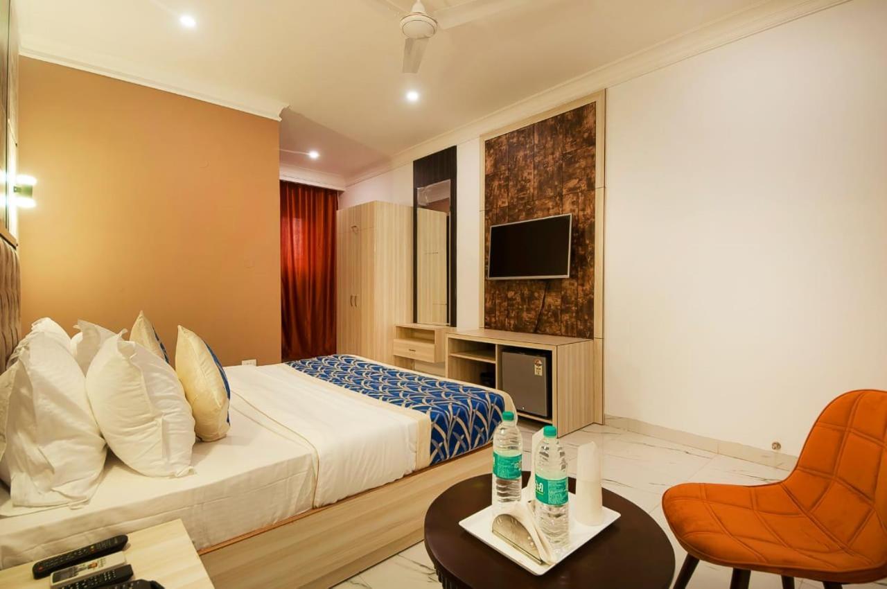 Hotel Almora Inn - Near By Delhi International Airport - With Free Airport Pickup And Drop Νέο Δελχί Εξωτερικό φωτογραφία