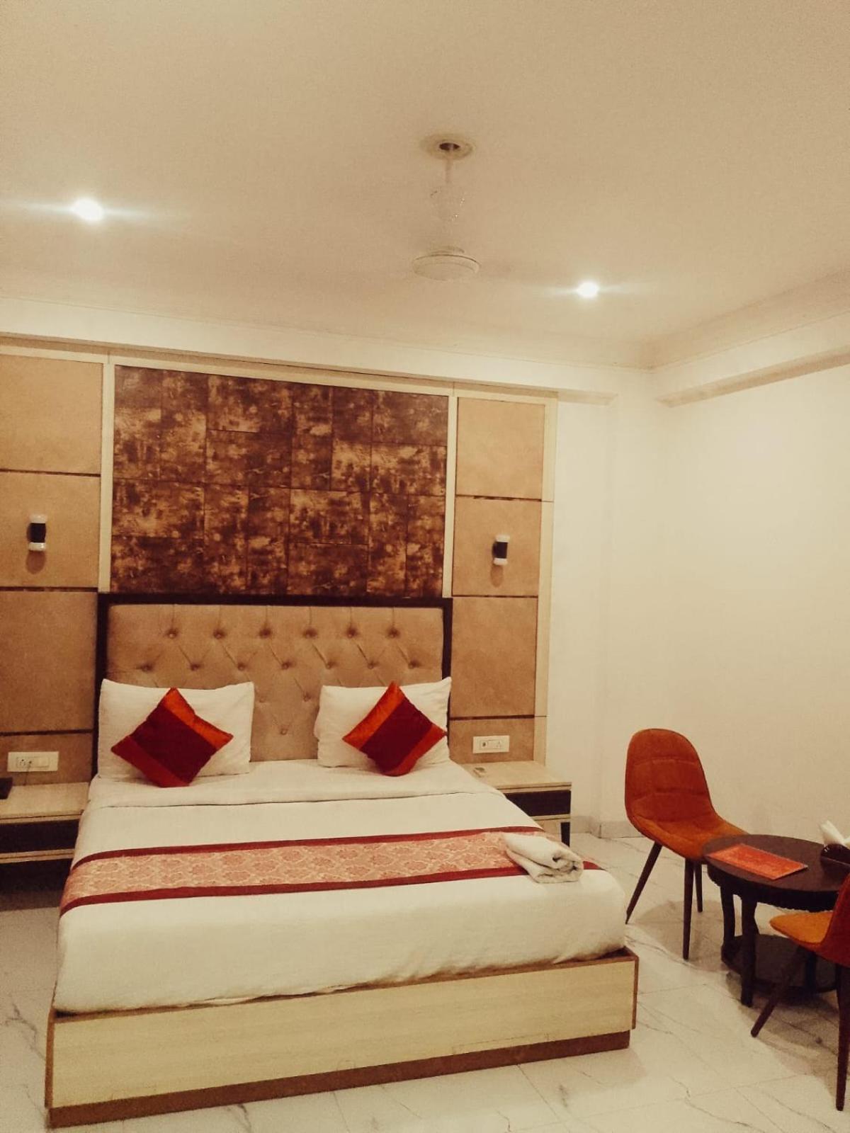 Hotel Almora Inn - Near By Delhi International Airport - With Free Airport Pickup And Drop Νέο Δελχί Εξωτερικό φωτογραφία